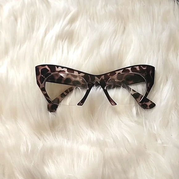 Bottomless Cateye Glasses - Picture 2 of 8